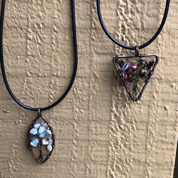 Set of 2 Handmade Tree of Life necklaces - Picture 1 of 4